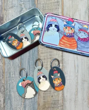 cajita con marcadores de punto gatos