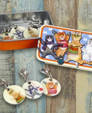 cajita con marcadores gatos emma ball